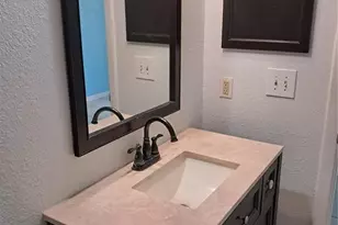 8648 Mallard Reserve Dr, Tampa, FL 33614 - Photo 8