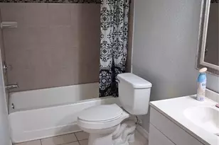 8648 Mallard Reserve Dr, Tampa, FL 33614 - Photo 16
