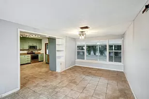 2435 York St N, Saint Petersburg, FL 33710 - Photo 16
