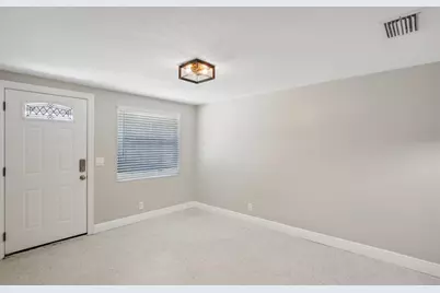 8703 Navajo Avenue, Tampa, FL 33637 - Photo 20