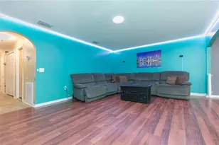 9922 Ashburn Lake Dr, Tampa, FL 33610 - Photo 2