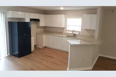 10608 N 50th Street, Tampa, FL 33617 - Photo 6