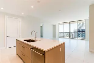 275 1st Ave S, Saint Petersburg, FL 33701 - Photo 8