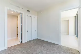 275 1st Ave S, Saint Petersburg, FL 33701 - Photo 20