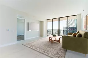 275 1st Ave S, Saint Petersburg, FL 33701 - Photo 2