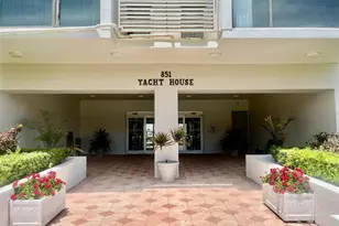 851 Bayway Blvd, Clearwater Beach, FL 33767 - Photo 2