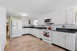 5244 Mohawk St, Zephyrhills, FL 33542 - Photo 16