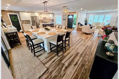 2186 Oak Grove Drive, Clearwater, FL 33764 - Photo 2