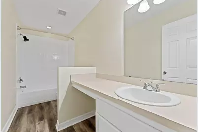 8421 Edgewater Place Boulevard, Tampa, FL 33615 - Photo 14