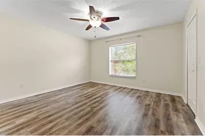 8421 Edgewater Place Boulevard, Tampa, FL 33615 - Photo 12