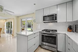 413 Pameto Rd, Nokomis, FL 34275 - Photo 4