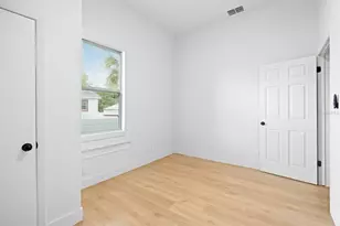 2006 E Columbus Dr, Tampa, FL 33605 - Photo 14