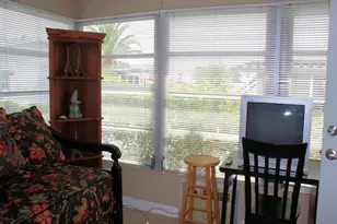 26 Royal Palm Cir, Largo, FL 33778 - Photo 10