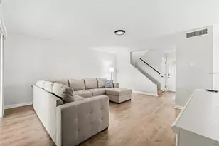 3267 39th St S, Saint Petersburg, FL 33711 - Photo 4