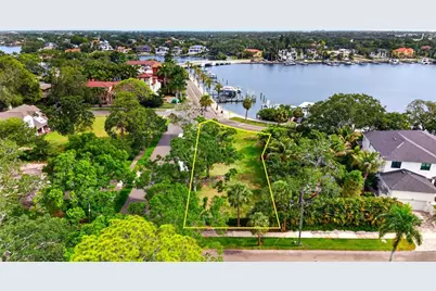 1956 Coffee Pot Boulevard NE, Saint Petersburg, FL 33704 - Photo 4