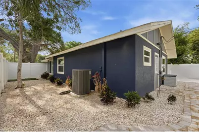 2111 42nd Street S, Saint Petersburg, FL 33711 - Photo 18