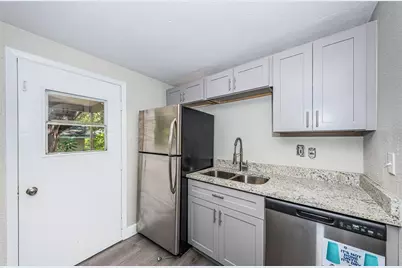 705 3rd Avenue NE #C, Largo, FL 33770 - Photo 16