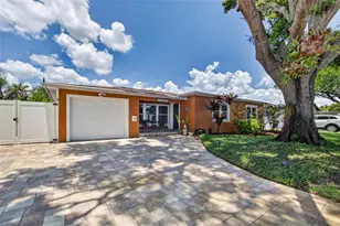 3779 Benson Ave N, Saint Petersburg, FL 33713 - Photo 4