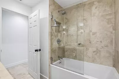 812 Live Oak Terrace NE, Saint Petersburg, FL 33703 - Photo 16