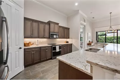 7783 Lake James Boulevard, Lakeland, FL 33810 - Photo 10