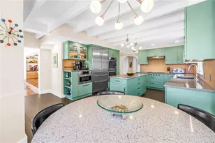 2781 Bayside Dr S, Saint Petersburg, FL 33705 - Photo 14