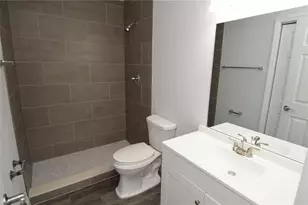 8633 Fancy Finch Dr, Tampa, FL 33614 - Photo 30