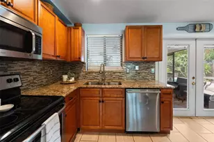 3042 Hanna Ct, Palm Harbor, FL 34684 - Photo 4