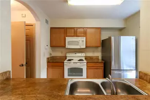4113 Gradstone Pl, Tampa, FL 33617 - Photo 6