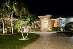 120 9th St E, Tierra Verde, FL 33715 - Photo 68