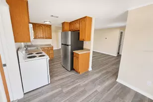 204 Morningside Dr, Valrico, FL 33594 - Photo 4