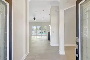 2863 Duncan Tree Cir, Valrico, FL 33594 - Photo 10