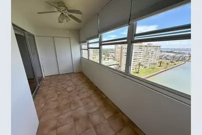 4775 Cove Circle #1102, Saint Petersburg, FL 33708 - Photo 8