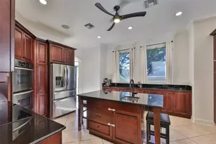 602 Saxony Blvd, Saint Petersburg, FL 33716 - Photo 10
