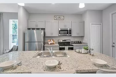 987 12th Avenue S, Saint Petersburg, FL 33705 - Photo 4