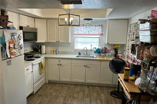 6301 58th Street N, Pinellas Park, FL 33781 - Photo 2