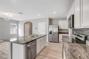 17038 Wave Tressle Pl, Wimauma, FL 33598 - Photo 18