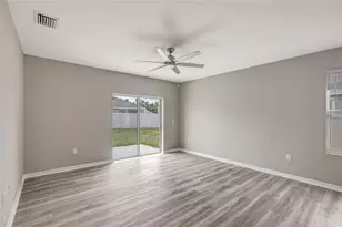 17038 Wave Tressle Pl, Wimauma, FL 33598 - Photo 10