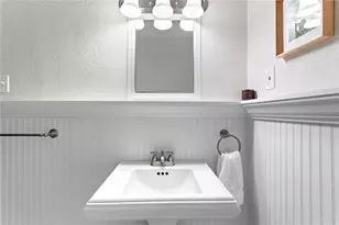 1101 11th St N, Saint Petersburg, FL 33705 - Photo 32