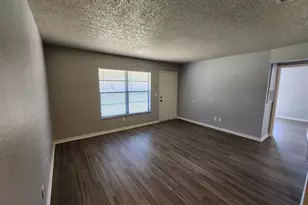 9530 Lynn Ln, Seminole, FL 33777 - Photo 2
