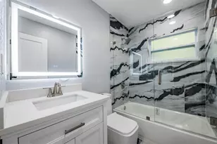 134 Emerald Ln, Largo, FL 33771 - Photo 22