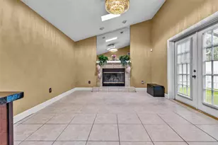 11310 Linarbor Pl, Tampa, FL 33617 - Photo 12