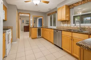 391 Walnut Ct, Palm Harbor, FL 34683 - Photo 10