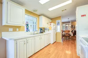 258 Pelican Dr N, Oldsmar, FL 34677 - Photo 6