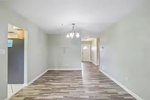 1607 Lark Ln, Brandon, FL 33510 - Photo 14