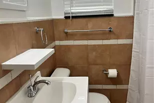 827 40th St S, Saint Petersburg, FL 33711 - Photo 8