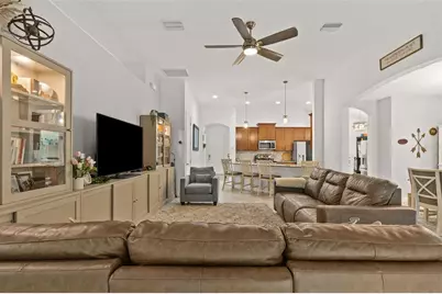 107 Elina Sky Drive, Seffner, FL 33584 - Photo 4