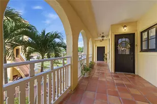 210 22nd Ave NE, Saint Petersburg, FL 33704 - Photo 8