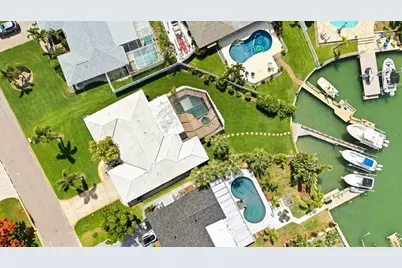 8008 13th Avenue S, Saint Petersburg, FL 33707 - Photo 48