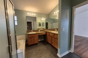 6833 Runner Oak Dr, Zephyrhills, FL 33545 - Photo 24