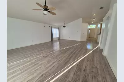6833 Runner Oak Drive, Zephyrhills, FL 33545 - Photo 18